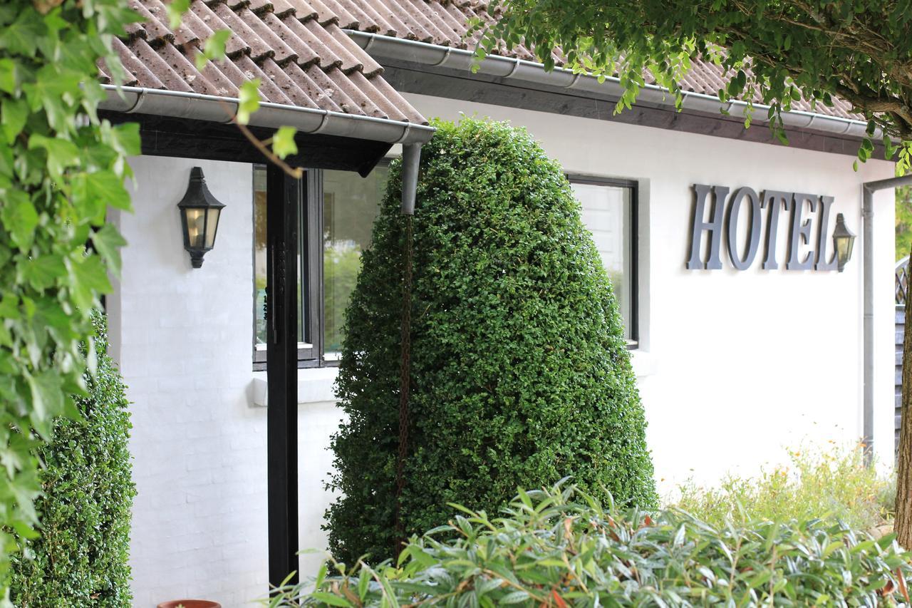 Lyng Dal Hotel Og Restaurant Ry Exterior foto